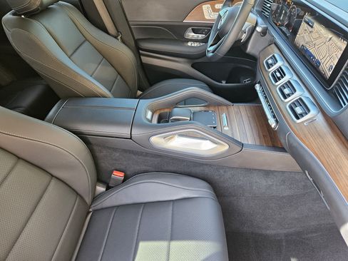Certified 2025 Mercedes-Benz GLE 450 4MATIC image 14