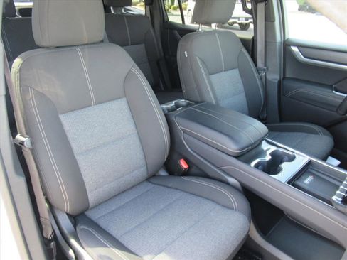 Used 2025 GMC Acadia Elevation image 8