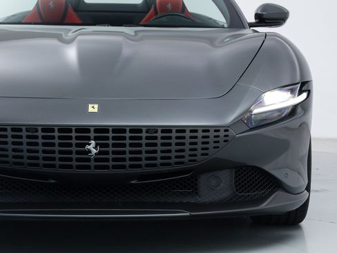 Certified 2025 Ferrari Roma Spider RWD image 14