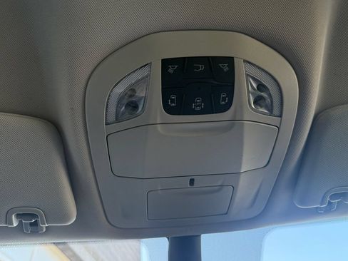 Used 2023 Chrysler Pacifica Touring-L FWD image 26