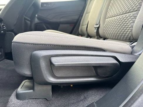 Used 2022 Ford Escape SE w/ SE Sport Appearance Package FWD image 38