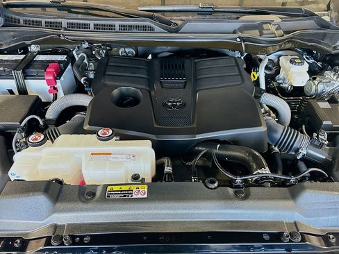 Used 2024 Toyota Tundra SR5 w/ SR5 Premium Package AWD/4WD image 26