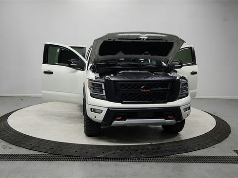 Used 2020 Nissan Titan PRO-4X w/ Pro-4x Convenience Package image 10