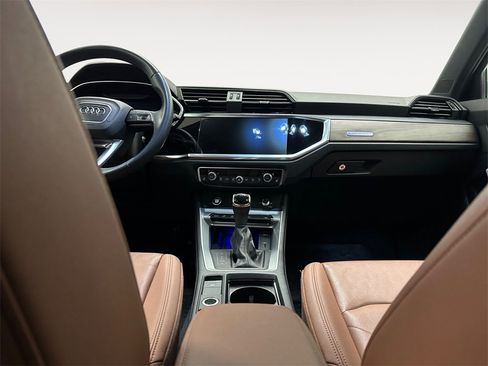 Used 2021 Audi Q3 2.0T Premium Plus w/ Premium Plus Package image 10