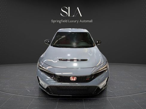 Used 2024 Honda Civic Type R image 3