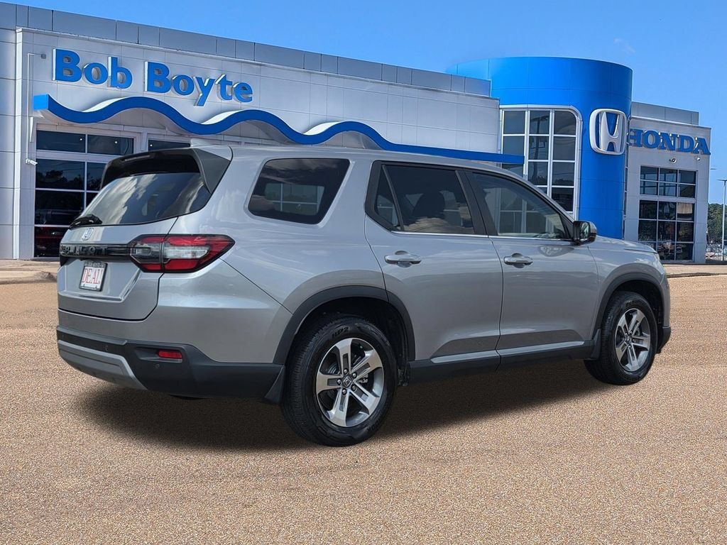 Used 2025 Honda Pilot EX-L image 4