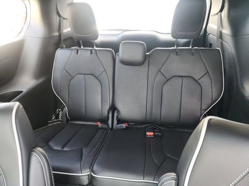 New 2026 Chrysler Pacifica Limited w/ S Appearance Package image 22