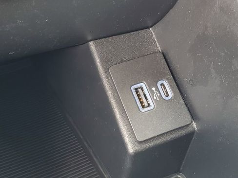 Used 2024 Ford Edge SEL AWD/4WD image 23