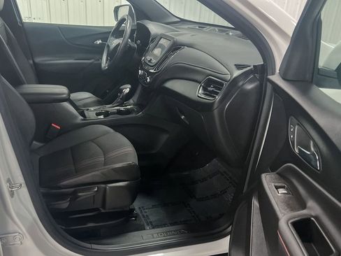 Certified 2022 Chevrolet Equinox RS w/ LPO, Floor Liner Package AWD/4WD image 8