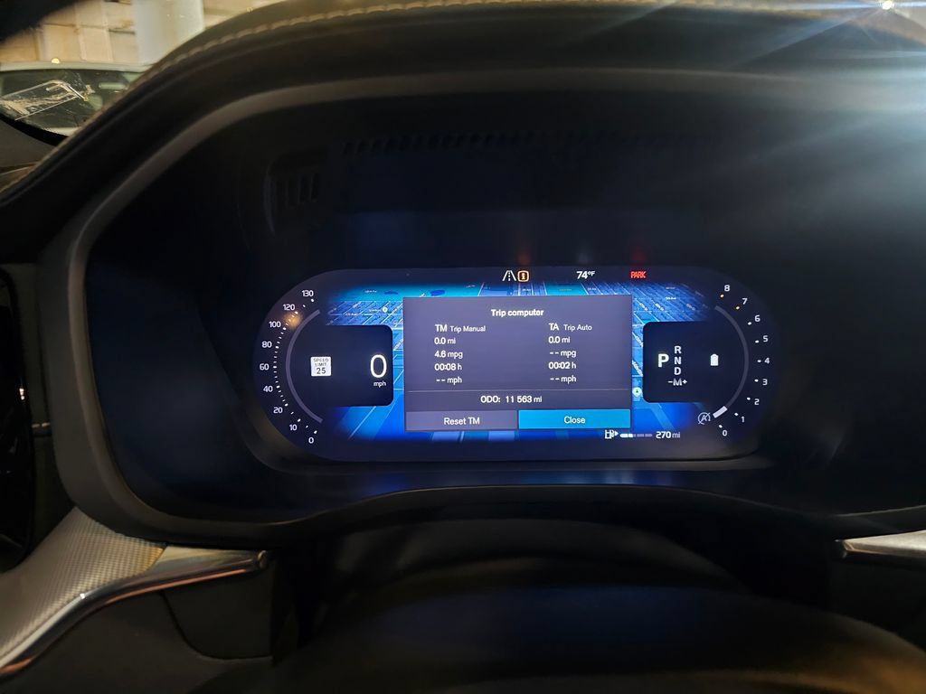 Used 2022 Volvo XC60 B6 R-Design AWD/4WD image 18