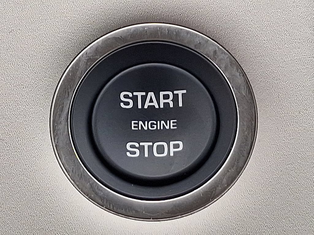 Used 2026 Land Rover Discovery S AWD/4WD image 19