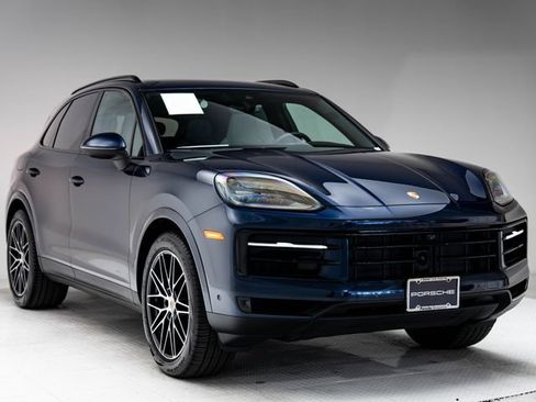 Certified 2026 Porsche Cayenne AWD/4WD image 35