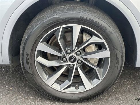 Used 2023 Audi Q5 2.0T Premium w/ Convenience Package image 10