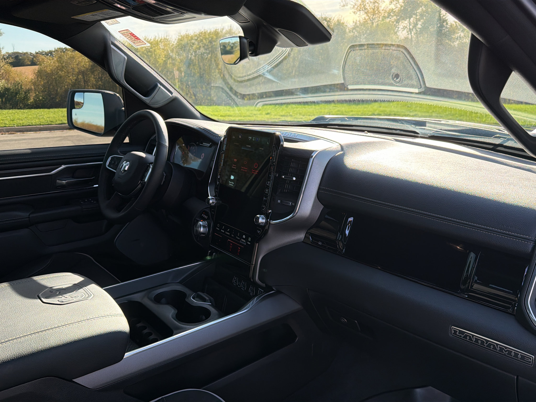 Used 2025 RAM 1500 Laramie w/ Night Edition AWD/4WD image 27