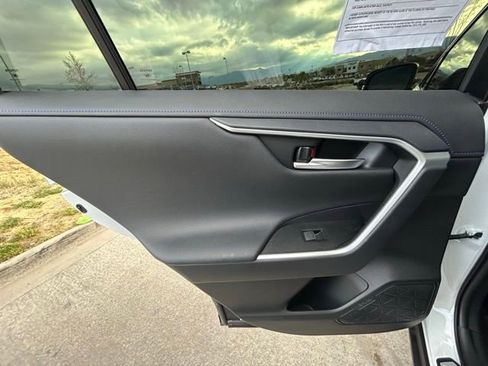 Used 2025 Toyota RAV4 XSE AWD/4WD image 31