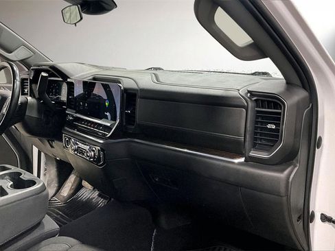 Used 2023 GMC Sierra 1500 SLE image 26