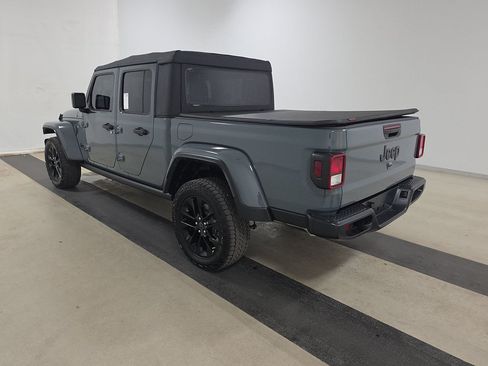 Certified 2025 Jeep Gladiator Sport AWD/4WD image 3