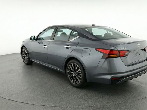 Used 2025 Nissan Altima 2.5 SV image 6