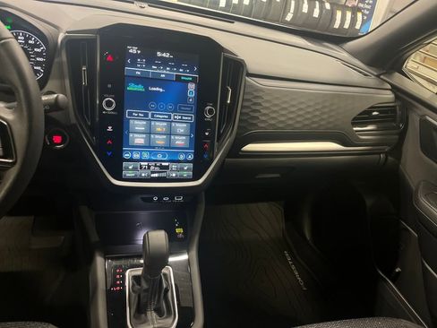 Used 2025 Subaru Forester Premium image 4