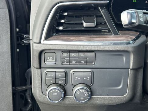 Certified 2025 Chevrolet Tahoe LT image 18