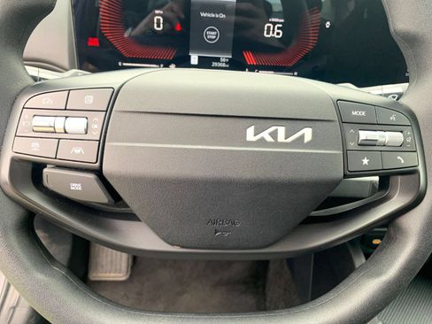 Used 2025 Kia K4 FWD image 28