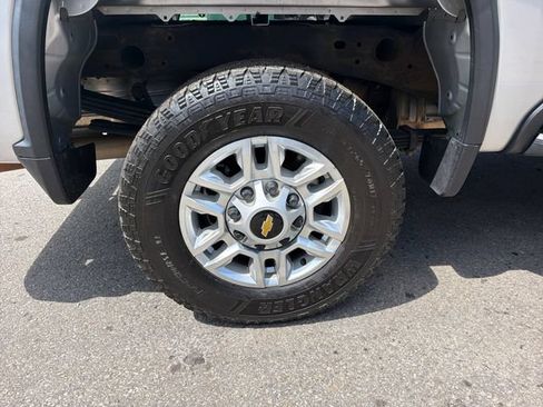 Used 2020 Chevrolet Silverado 2500 LT w/ Fleet Comfort Package AWD/4WD image 29