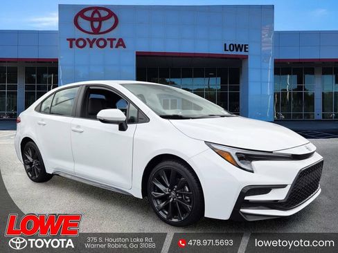 Certified 2025 Toyota Corolla SE FWD image 1