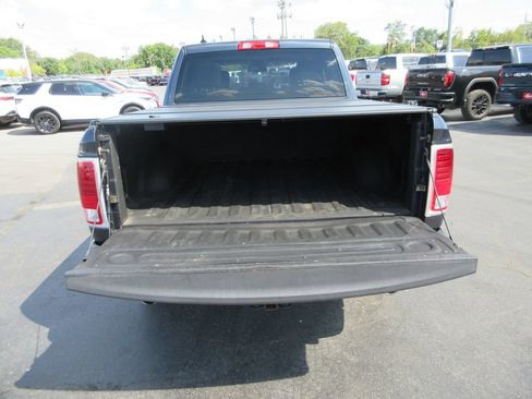 Used 2017 RAM 1500 Laramie w/ Convenience Group AWD/4WD image 9