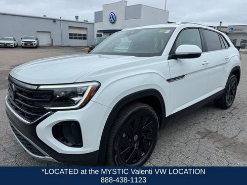 Certified 2025 Volkswagen Atlas Cross Sport SE w/ Black Wheel Package image 1