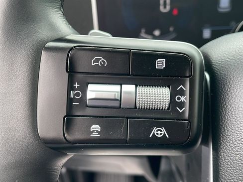 Used 2025 Hyundai Santa Fe SEL AWD/4WD image 14