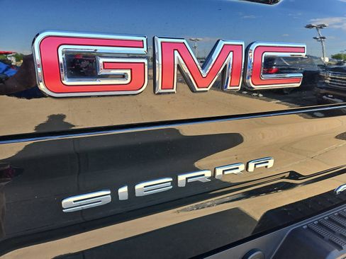 Used 2025 GMC Sierra 1500 AT4 AWD/4WD image 22