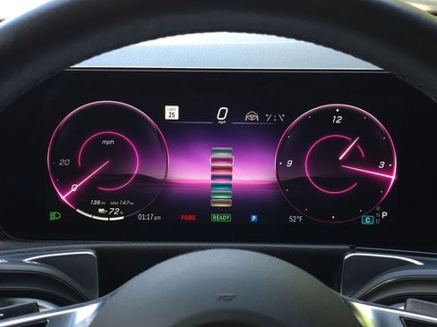 Used 2025 Mercedes-Benz EQB 300 4MATIC image 37