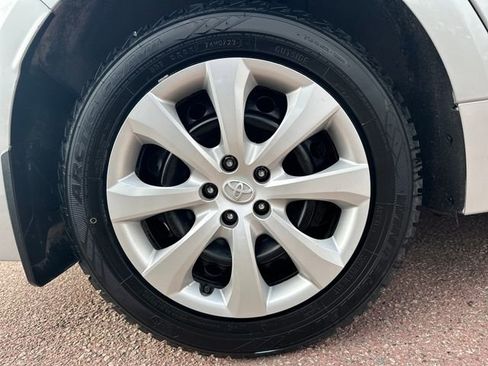 Used 2024 Toyota Corolla LE image 28