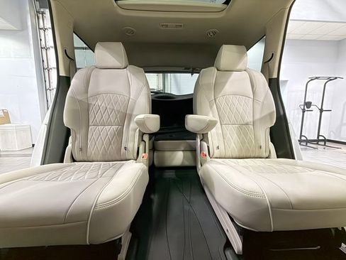 Certified 2024 Buick Enclave Avenir w/ Avenir Technology Package image 30