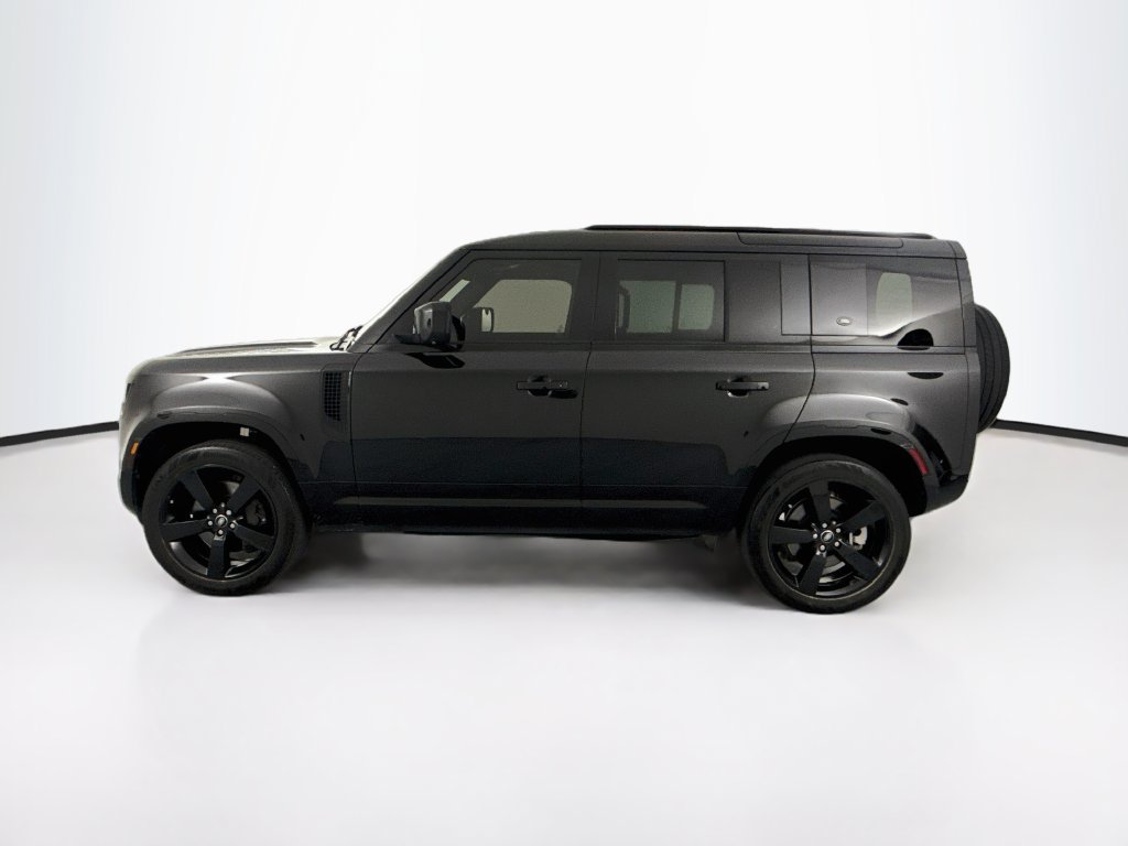 Certified 2024 Land Rover Defender 110 X-Dynamic SE AWD/4WD image 7