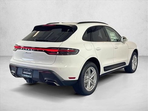 Used 2026 Porsche Macan AWD/4WD image 9