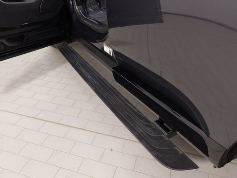 Used 2023 Land Rover Range Rover SE image 26