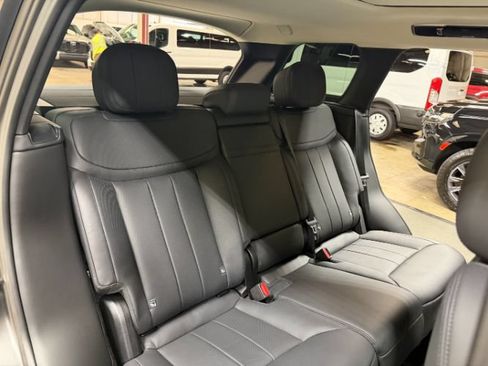 Used 2025 Land Rover Range Rover SE AWD/4WD image 31