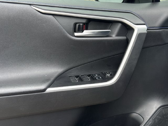 Used 2022 Toyota RAV4 XSE AWD/4WD image 27