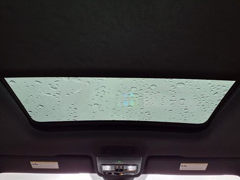 New 2026 Volkswagen Atlas Cross Sport SE image 5