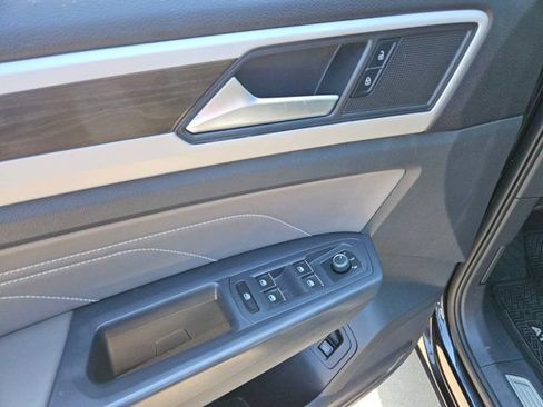 Used 2021 Volkswagen Atlas SE FWD image 15