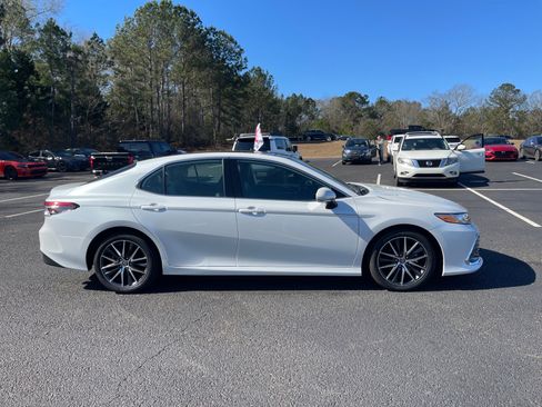 Used 2023 Toyota Camry XLE image 21