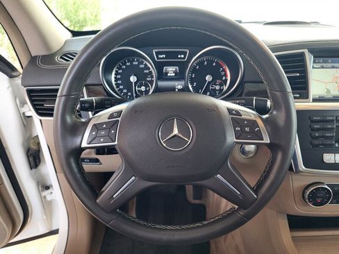 Used 2015 Mercedes-Benz GL 450 4MATIC w/ Lighting Package image 32