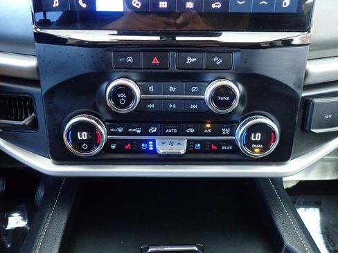 Certified 2023 Ford Expedition XLT image 19