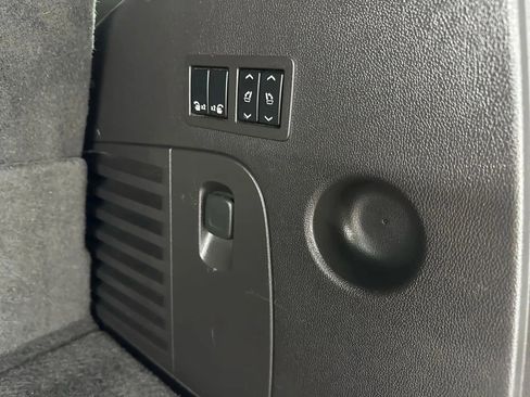 Used 2015 Cadillac Escalade Premium image 33