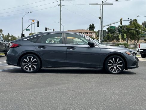 Used 2023 Honda Civic EX-L image 6