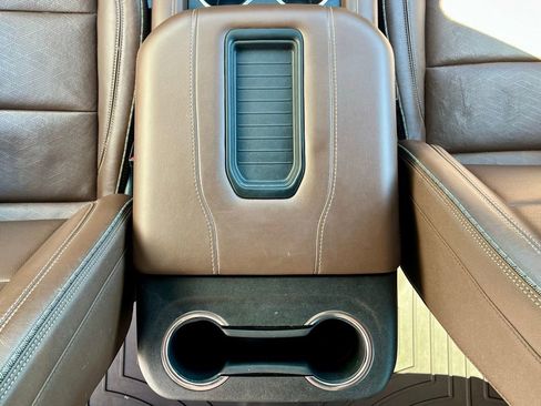 Used 2022 Chevrolet Tahoe High Country image 38