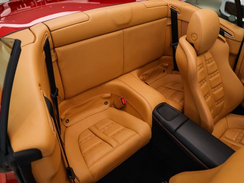 Used 2011 Ferrari California RWD image 36