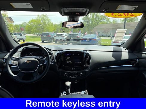Used 2023 Chevrolet Traverse LT AWD/4WD image 19