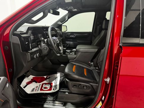 Used 2025 GMC Sierra 1500 AT4 w/ AT4 Premium Package AWD/4WD image 16